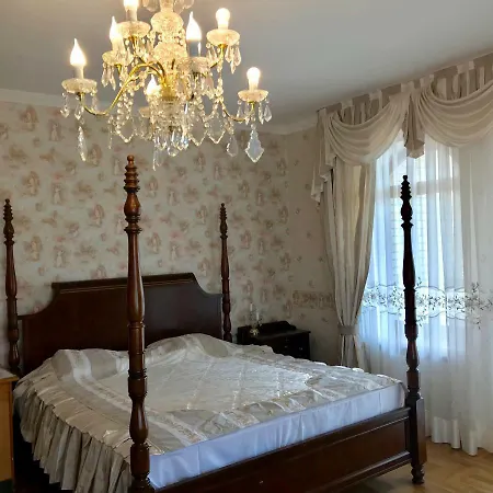 Spacious In Peaceful Area ベッド・アンド・ブレックファスト *